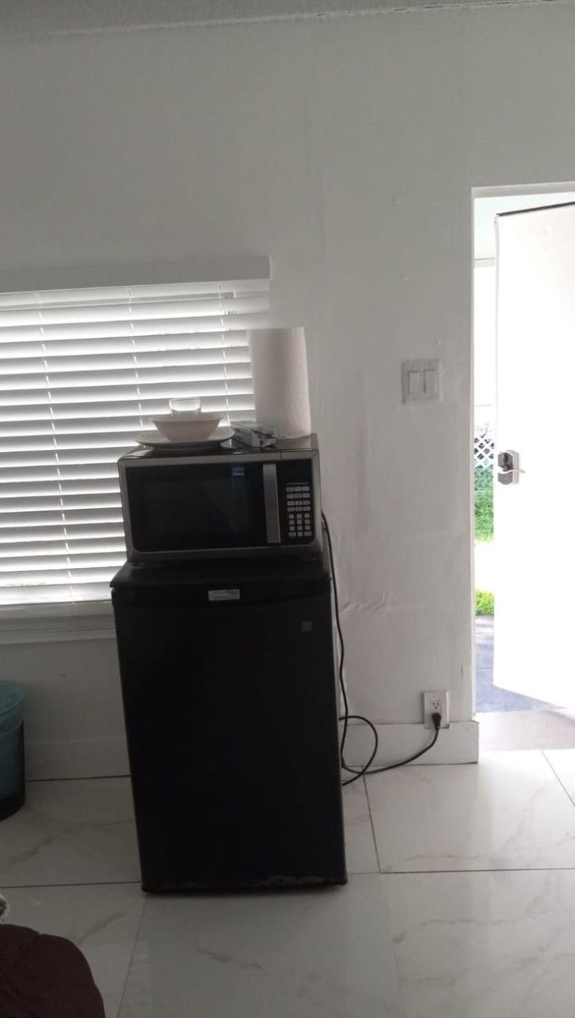 1161 Studio 1 Miami Tamiami 外观 照片